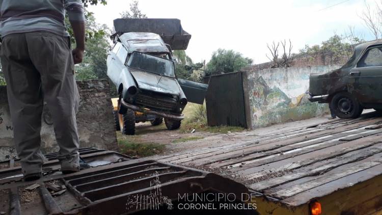 Retiran vehículos secuestrados y siniestrados