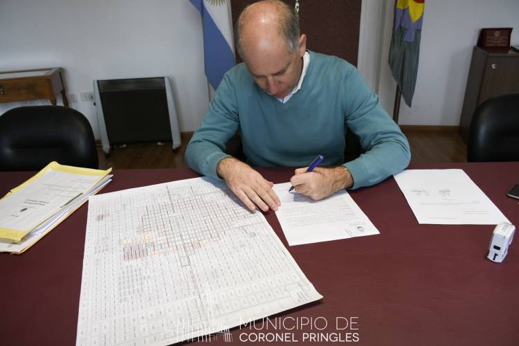 "La obra comprende el re asfaltado de 8 cuadras"