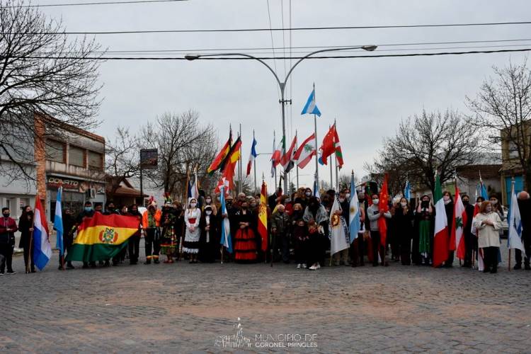 Los Inmigrantes conmemoraron su día