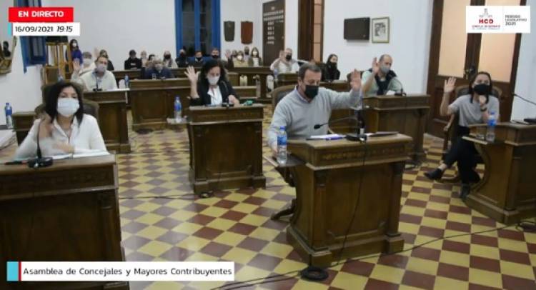 Asamblea de Concejales y Mayores Contribuyentes: Aprueban el empréstito de 25 millones de pesos para compra de maquinaria
