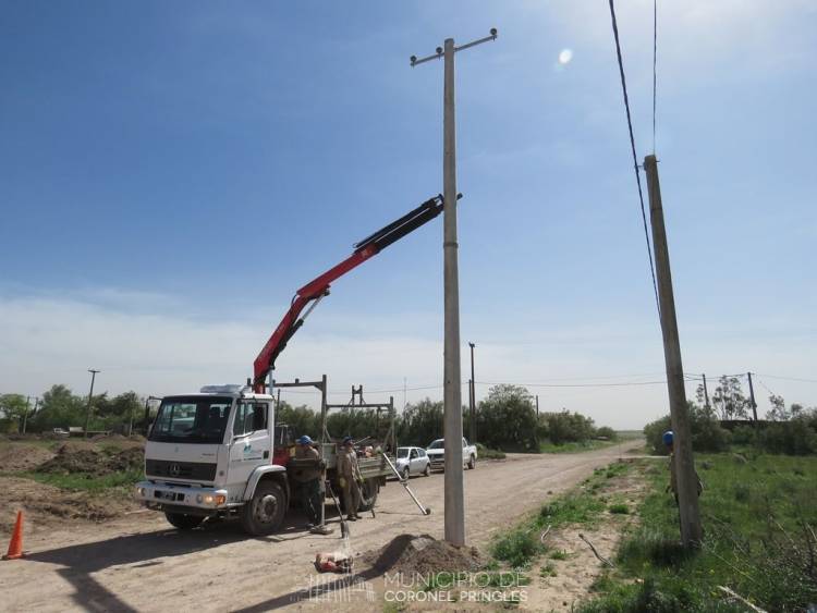 Se comenzó con los trabajos de la red de media tensión en lotes del Plan Nacional de Suelo Urbano