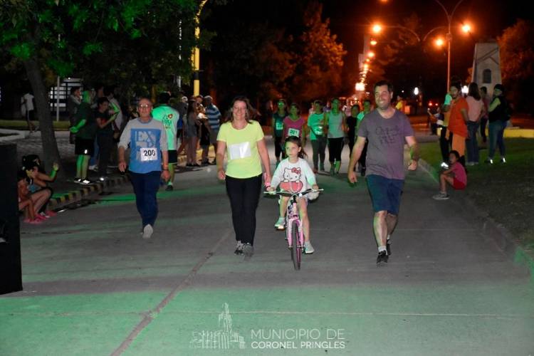 Más de 200 participantes se sumaron a la Carrera Nocturna