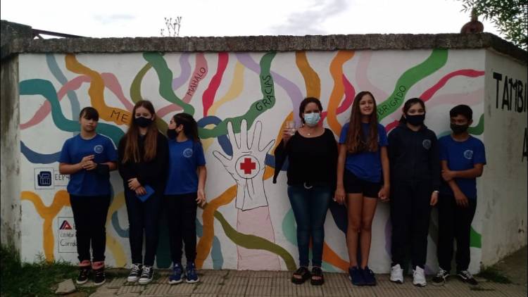 Presentaron mural en homenaje al personal de salud