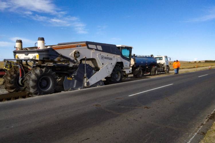Coronel Pringles: Continúan las tareas de repavimentación de la Ruta N° 51