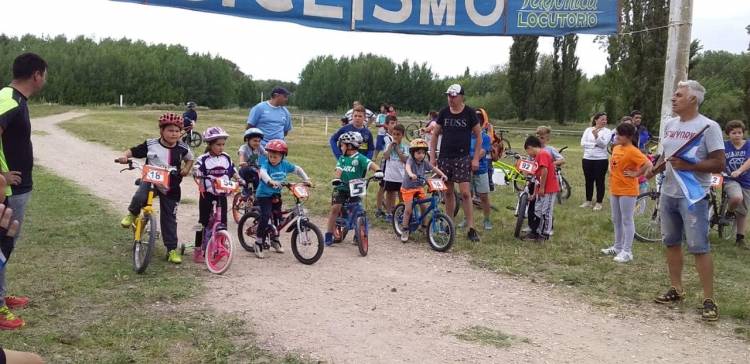 Competencia Recreativa para chicos y chicas en el 19° Aniversario de la Pista del Ciclys 
