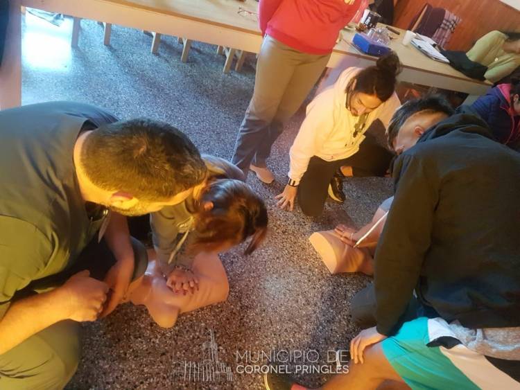 Personal del Hogar Convivencial recibió capacitación en RCP y primeros auxilios