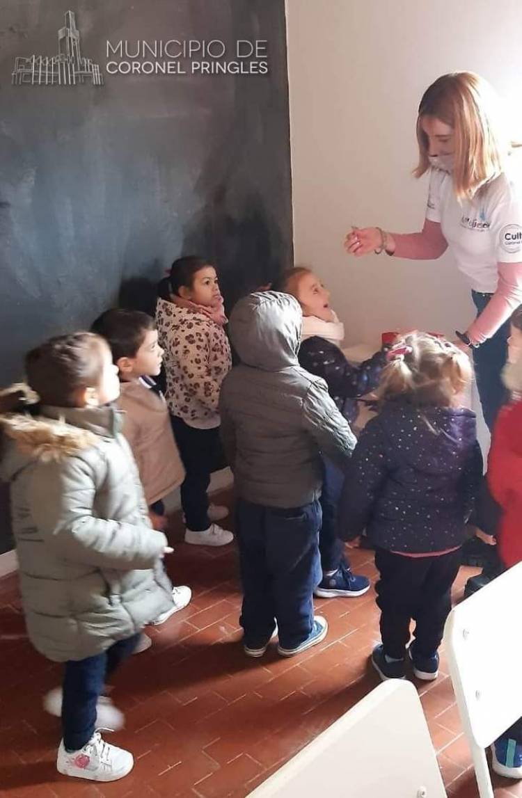 El Hogar Convivencial recibió la visita del Jardín Laura Vicuña
