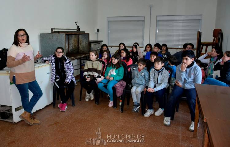 Hubo charla en Independiente sobre tenencia responsable y castraciones