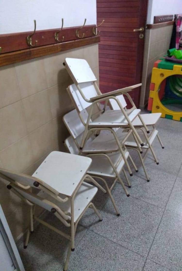 El Consejo Escolar hizo entrega de mobiliario a un  establecimiento local