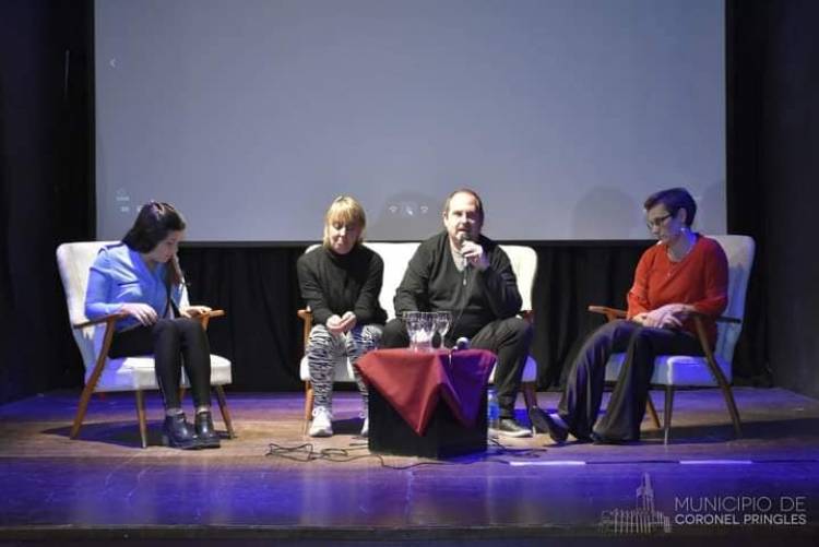 Alejandro Gorenstein presentó su libro "Mujeres Resilientes"