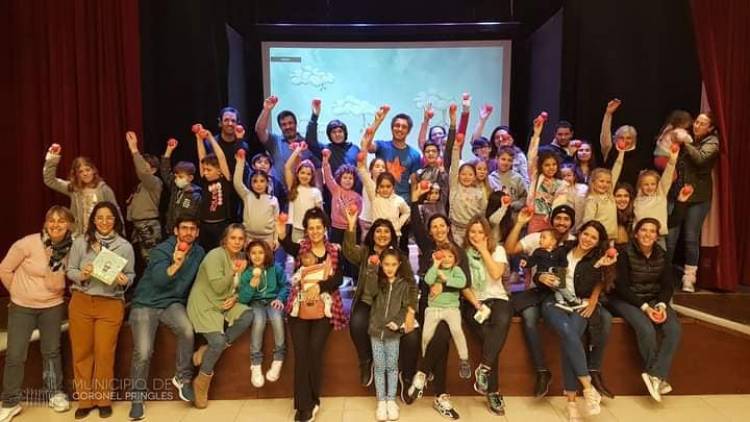 Presentación del libro "El pequeño malabarista" y taller de malabares