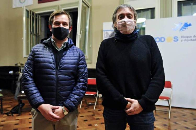 "La manera que tenemos de hacer política es colaborativa, constructiva y participativa"