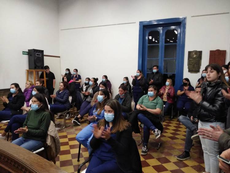 HCD: Aprobado por Mayoría como Resolución las 6 horas de Enfermería