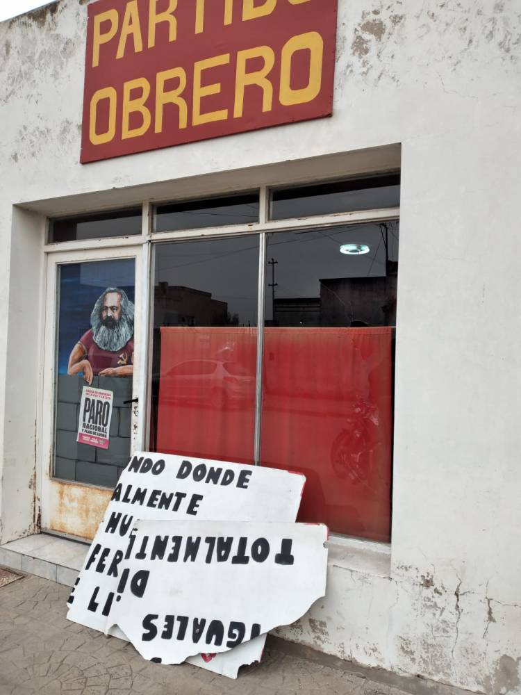 El local del partido Obrero de Coronel Pringles ha sido blanco de un violento ataque 