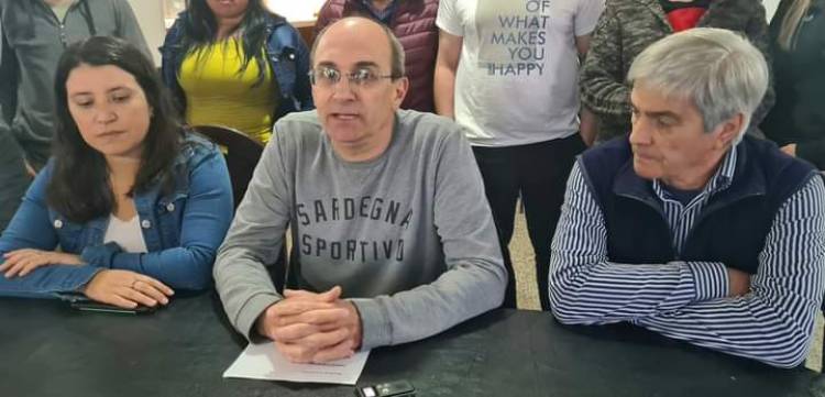 "El recital de Lucas Lugo ha sido suspendido"