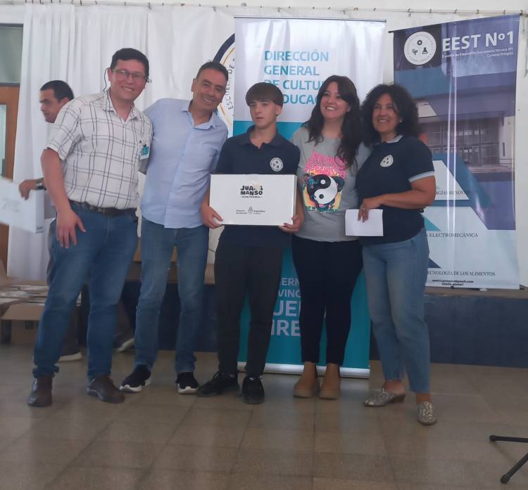 Estudiantes de la Técnica recibieron sus netbooks