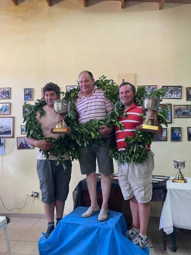 Colombófilas: Entrega de plaquetas recordatorias, medallas y premio aniversario