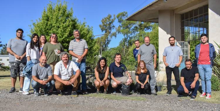 Se entregaron especies nativas para ser colocadas en el espacio público