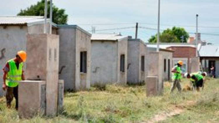 Coronel Pringles empieza a definir el destino de más de 80 casas en construcción