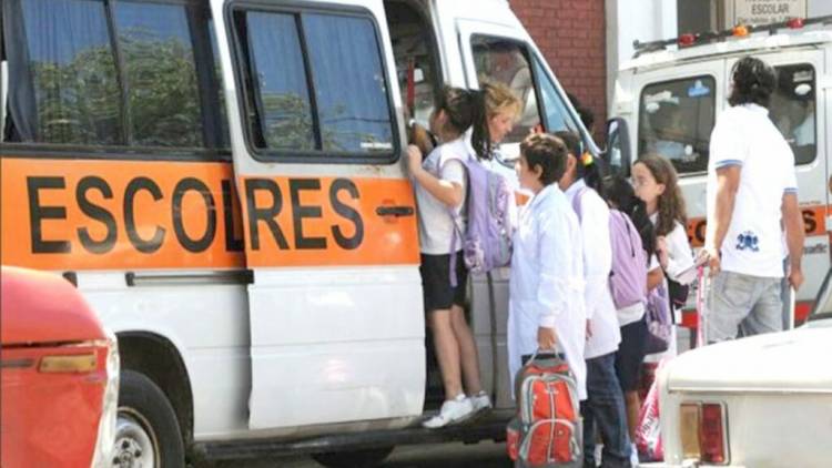 Comunicado 2/23-Ref: Proveedores Transporte Escolar