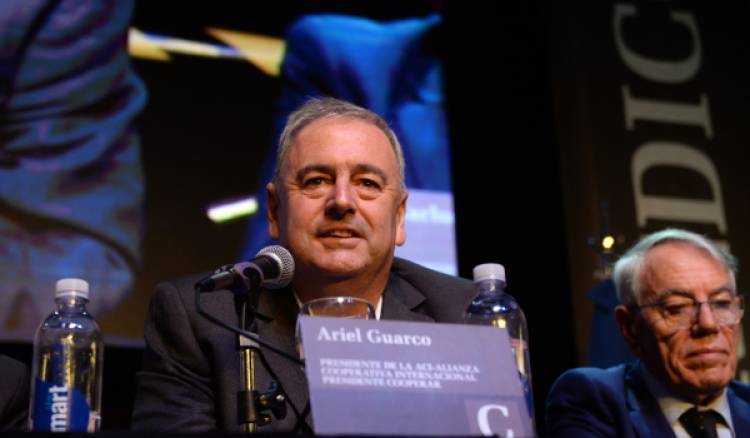 "Sigamos poniendo las finanzas al servicio del desarrollo, las personas y el ambiente"