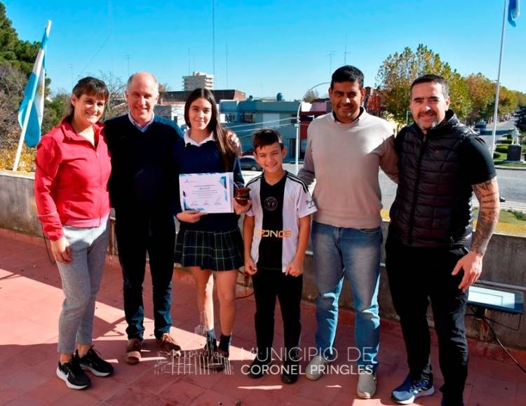 El Intendente Lisandro Matzkin recibió a Mía Gorriti