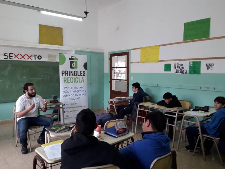 Pringles Recicla sigue recorriendo escuelas