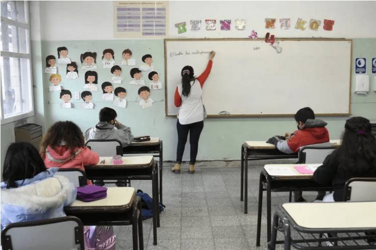 Este lunes habrá clases en las escuelas bonaerenses que serán centros de votación
