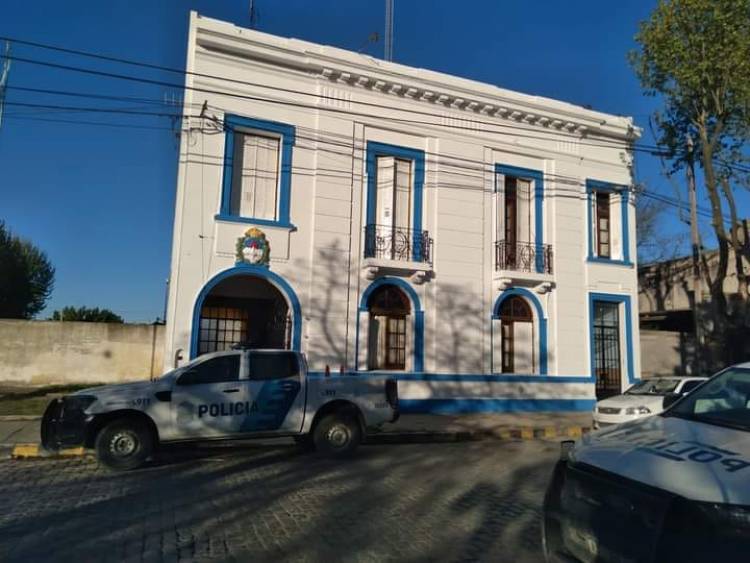 Policial: Hurto, Detención y Daño