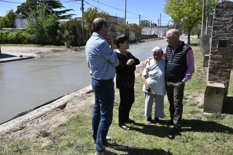 Se siguen sumando más cuadras de pavimento urbano en la ciudad