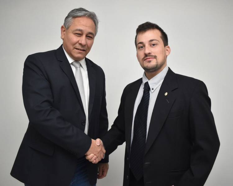 "No es tiempo de jugar a las escondidas, deben tomar postura por Massa o Milei"