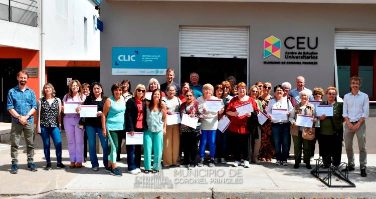 Matzkin entregó certificados de los Cursos UPAMI