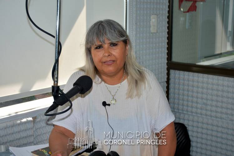 "La radio acompaña permanentemente a la gente"