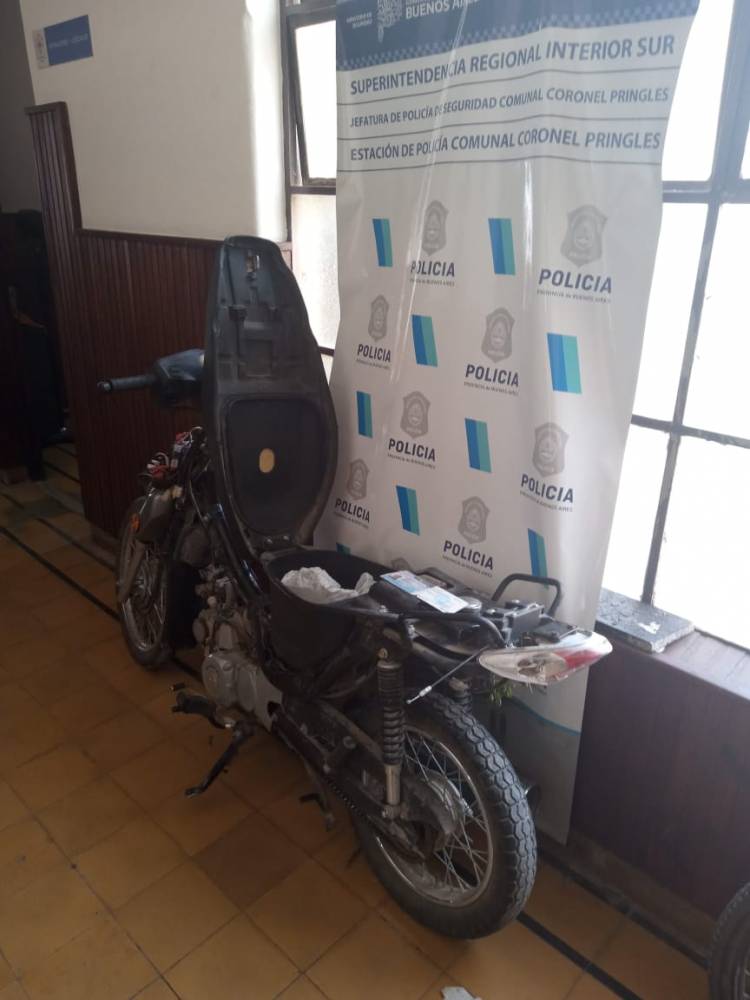 Policial: Recuperan moto robada