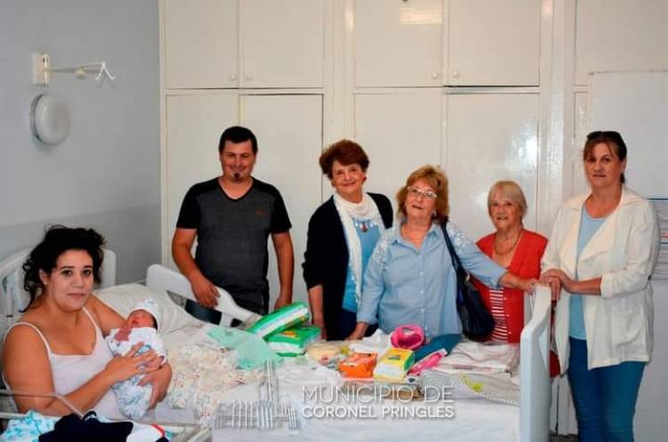 La Asociación Sanmartiniana regaló un ajuar completo