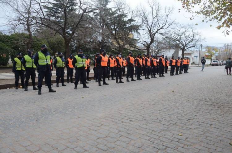 Solicitan reubicación de Agentes de la Policía