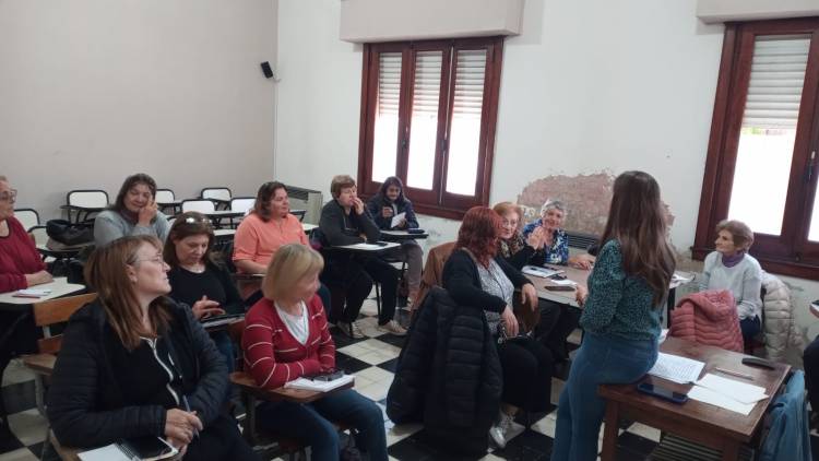 Comenzaron los cursos UPAMI para adultos