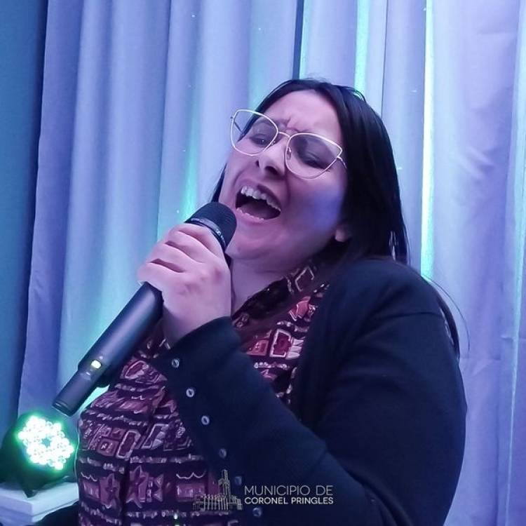 Stefany Obreque presenta su show en Casa del Bicentenario