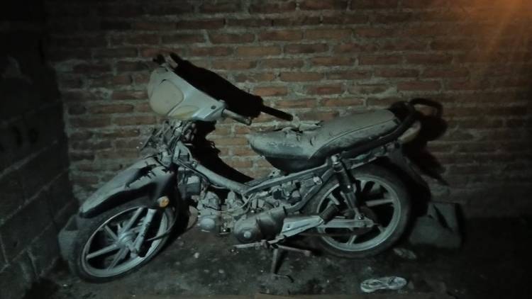 Policial: Recuperan moto hurtada a vecina de la ciudad