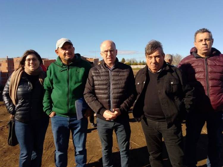 "Estas casas serán los hogares de 36 familias municipales"