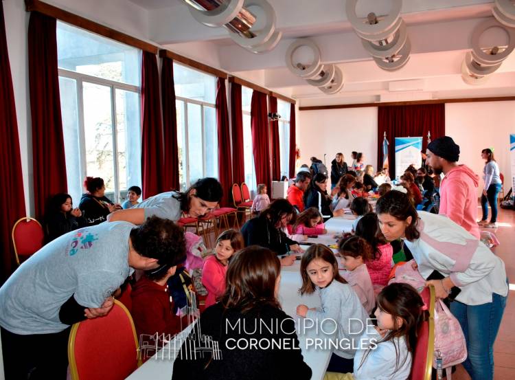 El arte infantil invadió el Salón Presidente Raúl Alfonsín