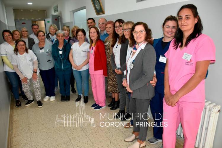 Descubrimiento de placa en reconocimiento a la labor de la Cooperadora del Hospital