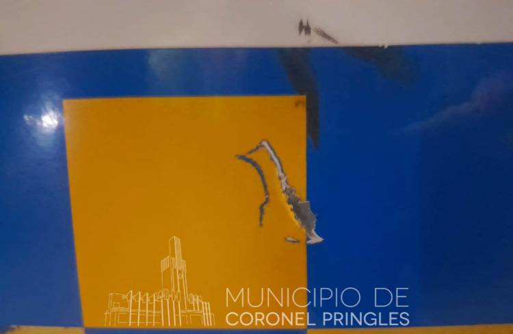 Daños a móvil de Guardia Urbana