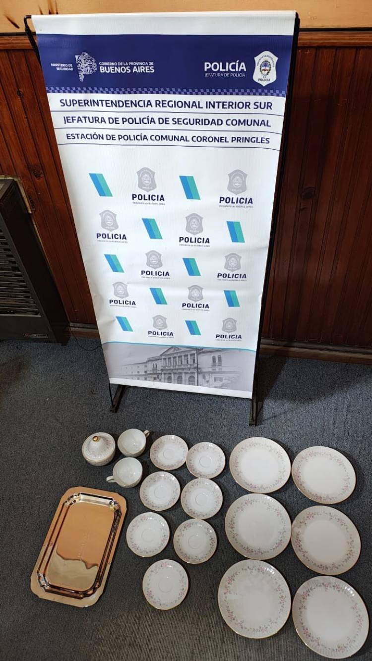 Policial: Dos aprehendidos por robo en flagrancia