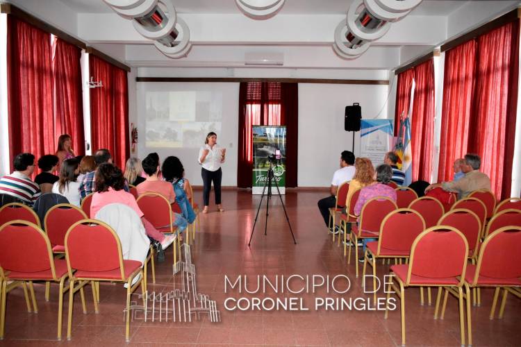 "Disfrutá de los Simple Pringles"