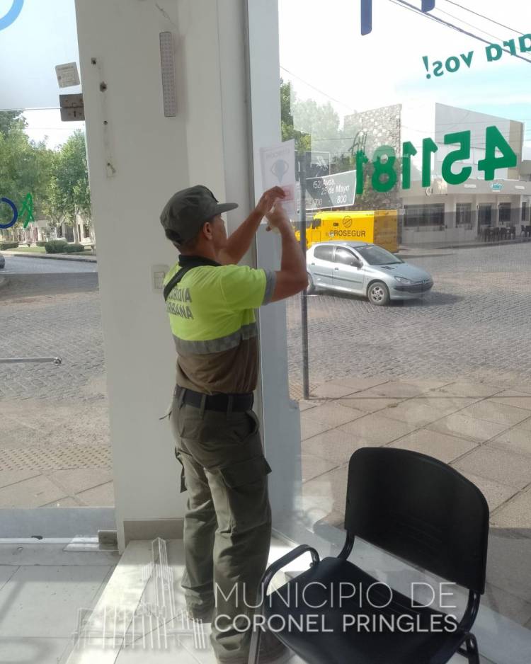 Personal de la Guardia Urbana repartió folletos con información de Ojos en Alerta