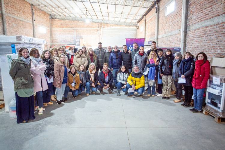 Escuelas del distrito recibieron importante equipamiento