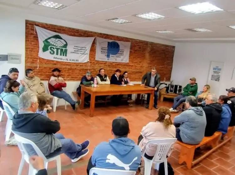 Charla sobre jubilación para trabajadores municipales