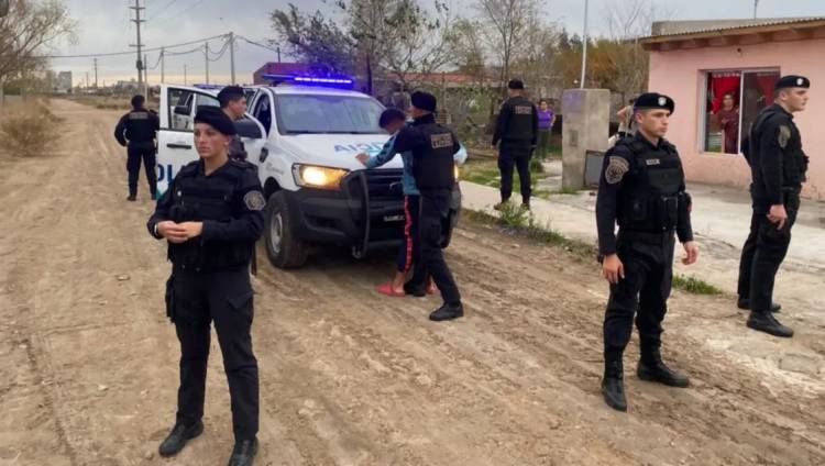 Llegó la UTOI a Coronel Pringles para controlar un barrio conflictivo