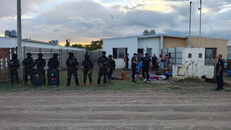 Policial: Allanamientos y detenidos por robos